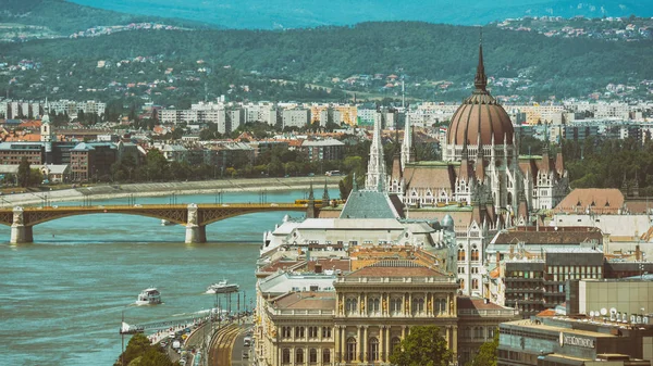Budapesten 2015 Július Kilátás Duna Magyar Parlament Épülete Székhelye Országgyűlési — Stock Fotó
