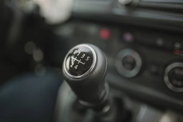 Zblízka Gear Shift Stick Rychlostí Zpětné — Stock fotografie