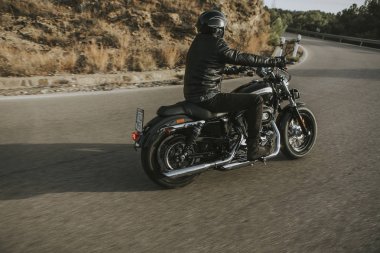 Malaga, İspanya - 15 Temmuz 2018: kişini onun Harley Davidson mo