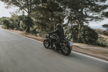 Malaga, İspanya - 15 Temmuz 2018: kişini onun Harley Davidson mo