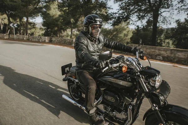 Malaga Spagna Luglio 2018 Uomo Sella Alla Sua Harley Davidson — Foto Stock