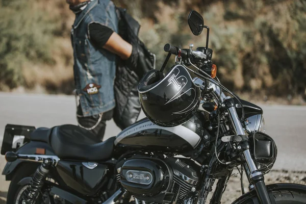 Málaga Espanha Julho 2018 Detalhe Motocicleta Capacete Harley Davidson Durante — Fotografia de Stock