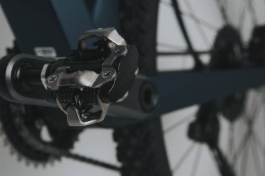 SPD bisiklet pedalı yakın çekim.