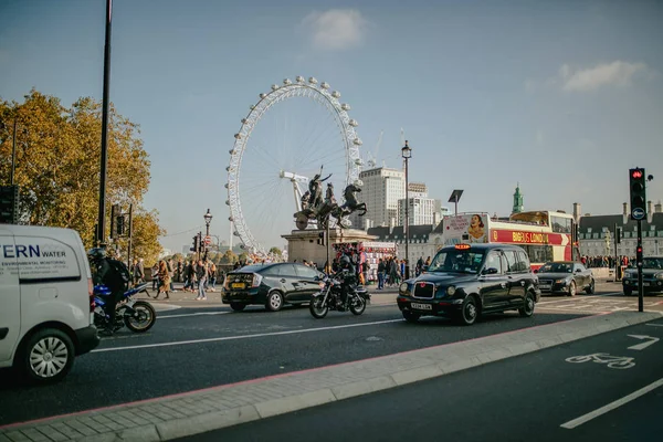London England Oktober 2018 London Stad Scen Med Trafik Korsa — Stockfoto