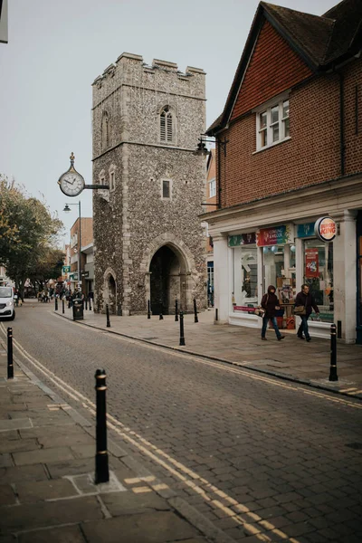 Canterbury England Outubro 2018 George Clock Tower Canterbury Com Pessoas — Fotografia de Stock