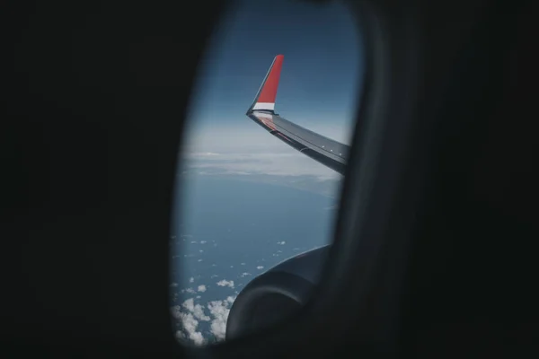 Plane Engine Wing Viewed Plane Window Blue Seascape Background — Stock Photo, Image