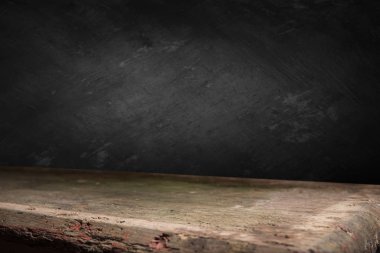 Gri grunge arka plan masaya ahşap güverte.