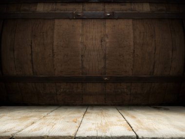 fıçının arka planı ve aşınmış eski ahşap masa.