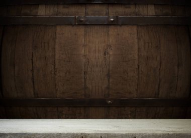 fıçının arka planı ve aşınmış eski ahşap masa.