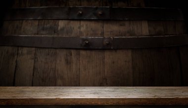 Gri grunge arka plan masaya ahşap güverte.