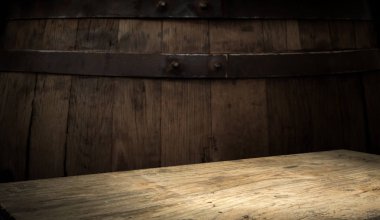 Gri grunge arka plan masaya ahşap güverte.