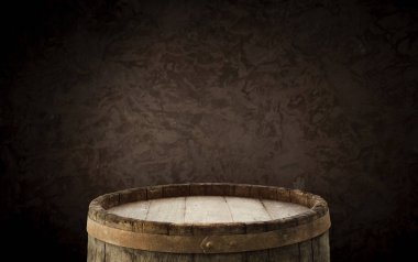 ahşap Pano tablo alan buğday günbatımı ışığı önünde. Ürün görüntü montaj için hazır.