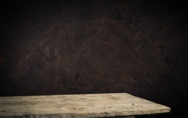 ahşap Pano tablo alan buğday günbatımı ışığı önünde. Ürün görüntü montaj için hazır.