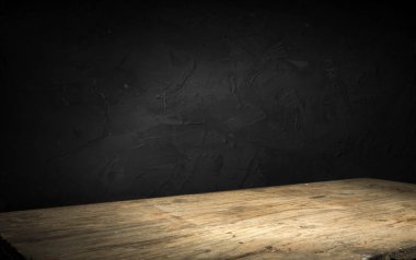 siyah arka plan ve Danışma Kurulu tablo