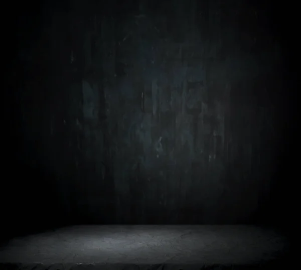 タイルの床 レンガの壁の背景と暗い部屋 — ストック写真