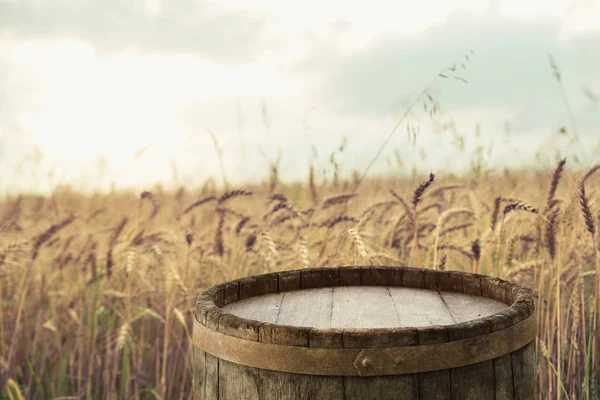 Cerveza Con Fondo Trigo Sobre Mesa Madera —  Fotos de Stock