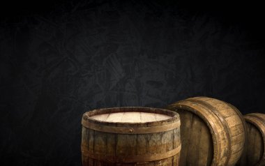 Arka planda duman olan eski ahşap masa..