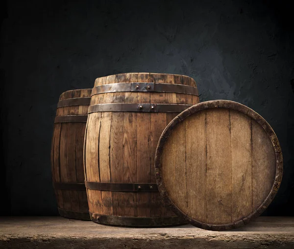 Background of barrel and worn old table of wood — Stock Photo, Image