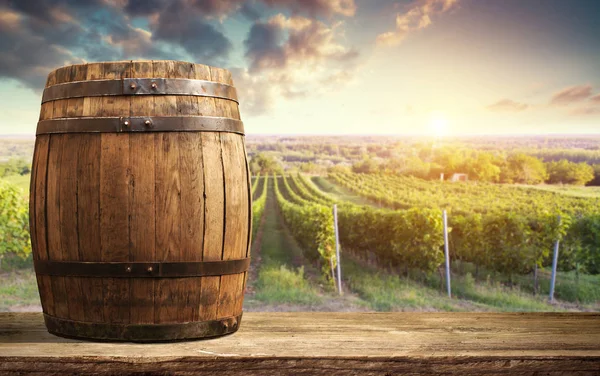 Resepsiyon ve tablo boş alan bırakır