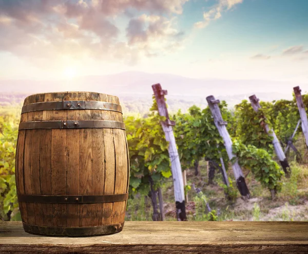 Resepsiyon ve tablo boş alan bırakır