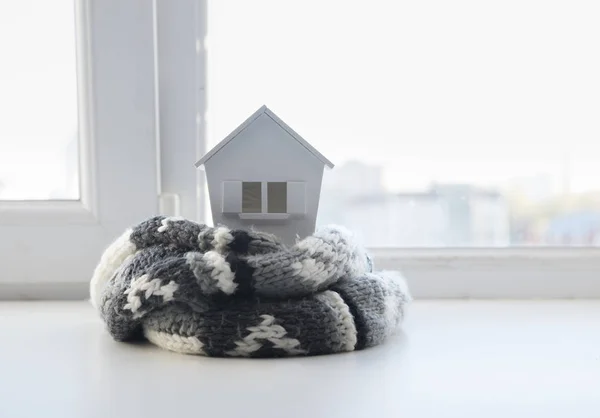 Ház Télen Fűtési Rendszer Fogalma Modell Egy Ház Egy Kötött — Stock Fotó