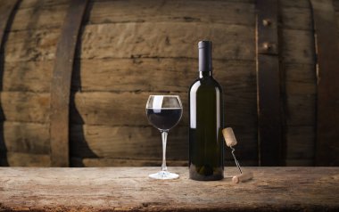 fıçının arka planı ve aşınmış eski ahşap masa