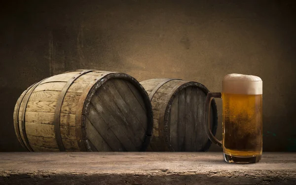 Copo Cerveja Leve Pub Escuro — Fotografia de Stock