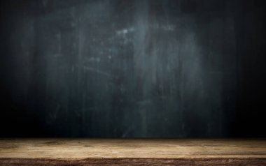 fıçının arka planı ve aşınmış eski ahşap masa