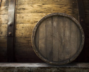 fıçının arka planı ve aşınmış eski ahşap masa