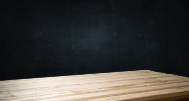 fıçının arka planı ve aşınmış eski ahşap masa