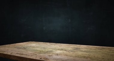 fıçının arka planı ve aşınmış eski ahşap masa