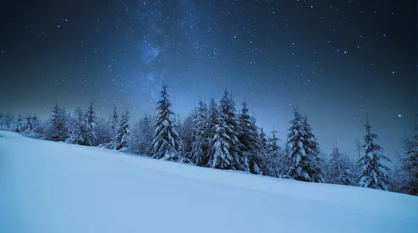 Montañas Tatras Invierno Por Noche Con Estrellas Que Caen Polonia — Foto de Stock