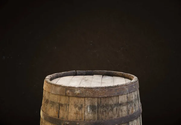 Oktoberfest barril de cerveja e copos de cerveja com trigo e lúpulo na mesa de madeira — Fotografia de Stock