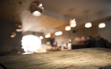 bulanık arka planını bar ve koyu kahverengi Resepsiyon alanı retro ahşap