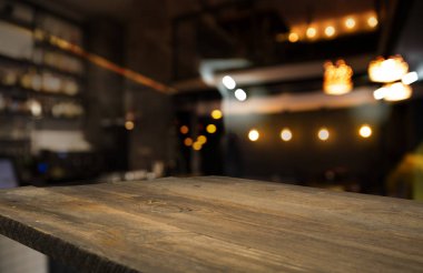 bulanık arka planını bar ve koyu kahverengi Resepsiyon alanı retro ahşap