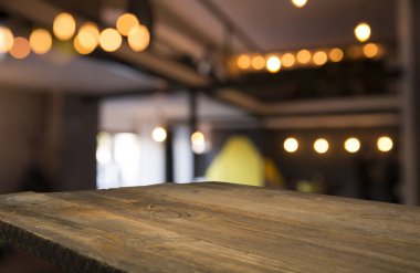 bulanık arka planını bar ve koyu kahverengi Resepsiyon alanı retro ahşap