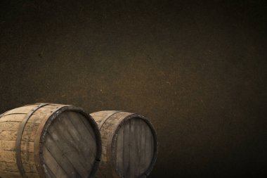 fıçının arka planı ve aşınmış eski ahşap masa