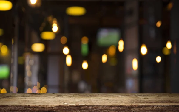 Fond flou de bar et espace de bureau brun foncé en bois rétro — Photo