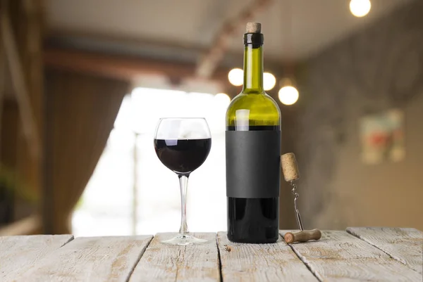 Degustación de bar de vinos configurar botellas de decoración de bandejas en el restaurante — Foto de Stock