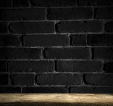 Tuğla arka plan koyu eski ahşap masa