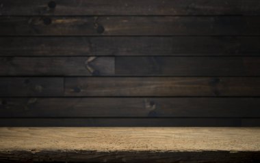 Resterant ışıkların soyut bulanık arkaplanının önündeki ahşap tablo resmi