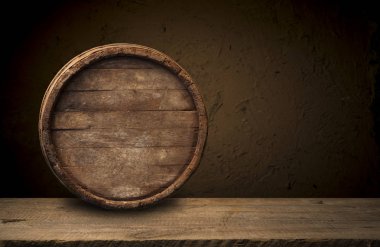 fıçının arka planı ve aşınmış eski ahşap masa
