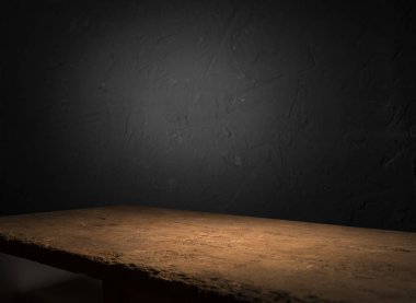 Karanlık arka planda kafe restoranın bulanıklık ışık altın bokeh boş ahşap masa üstü