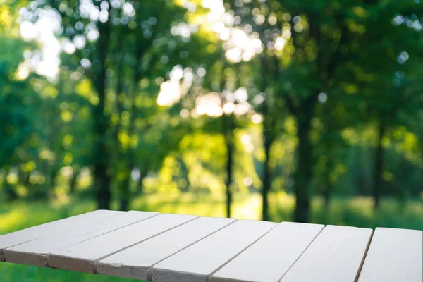 Mesa Plataforma Madeira Vazia Com Fundo Bokeh Parque — Fotografia de Stock