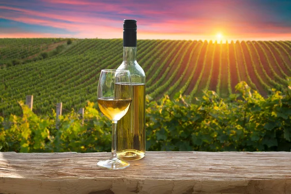 Ein Frisch Gekühltes Glas Eiswein Mit Blick Auf Einen Kanadischen Stockbild