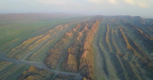 Pemandangan gunung di gurun Mongolia. — Stok Video
