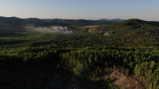 タイガ山脈のウラル山脈の植物の空中写真 — ストック動画