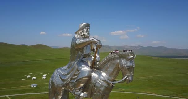 Ulan Bator Mongolië, 15 juli 2019: Monument voor Genghis Khan in Ulan Bator — Stockvideo