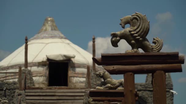 Ulan Bator Mongolia, Mayo 02,2019: Yurta mongola en el memorial del siglo XIII — Vídeos de Stock