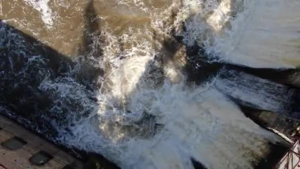 Aerial view of the dam, the rapids hydroelectric power station founded at the beginning of the 20th century. — Stock Video